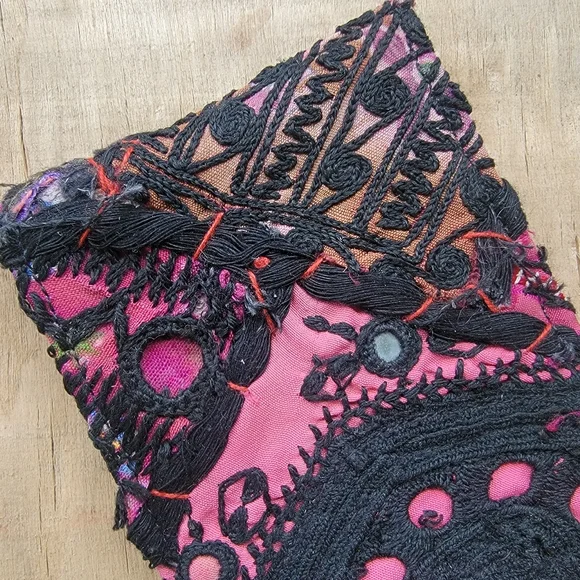 🎱🔮 Free People Boho Embroidered Repurposed vtg banjara hippie Wallet card case - Picture 11 of 16